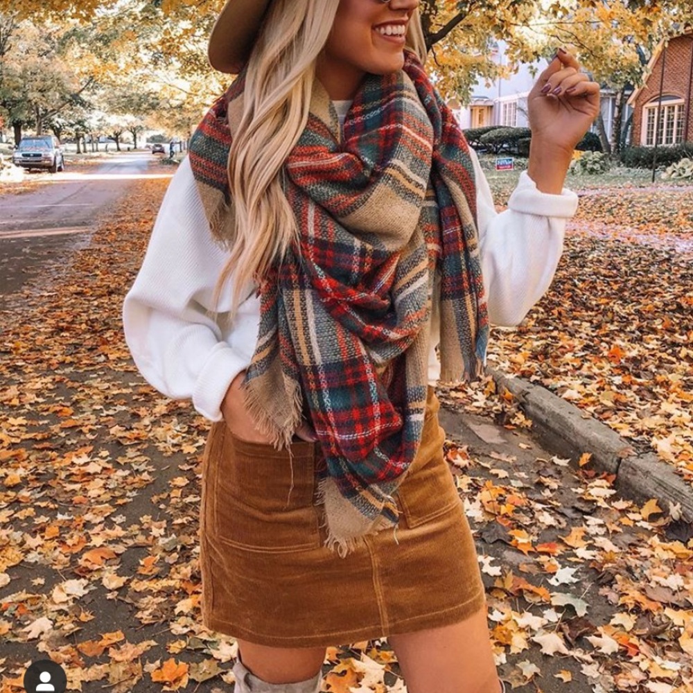 Triangle Plaid Checker Scarf - Picture 3 of 10